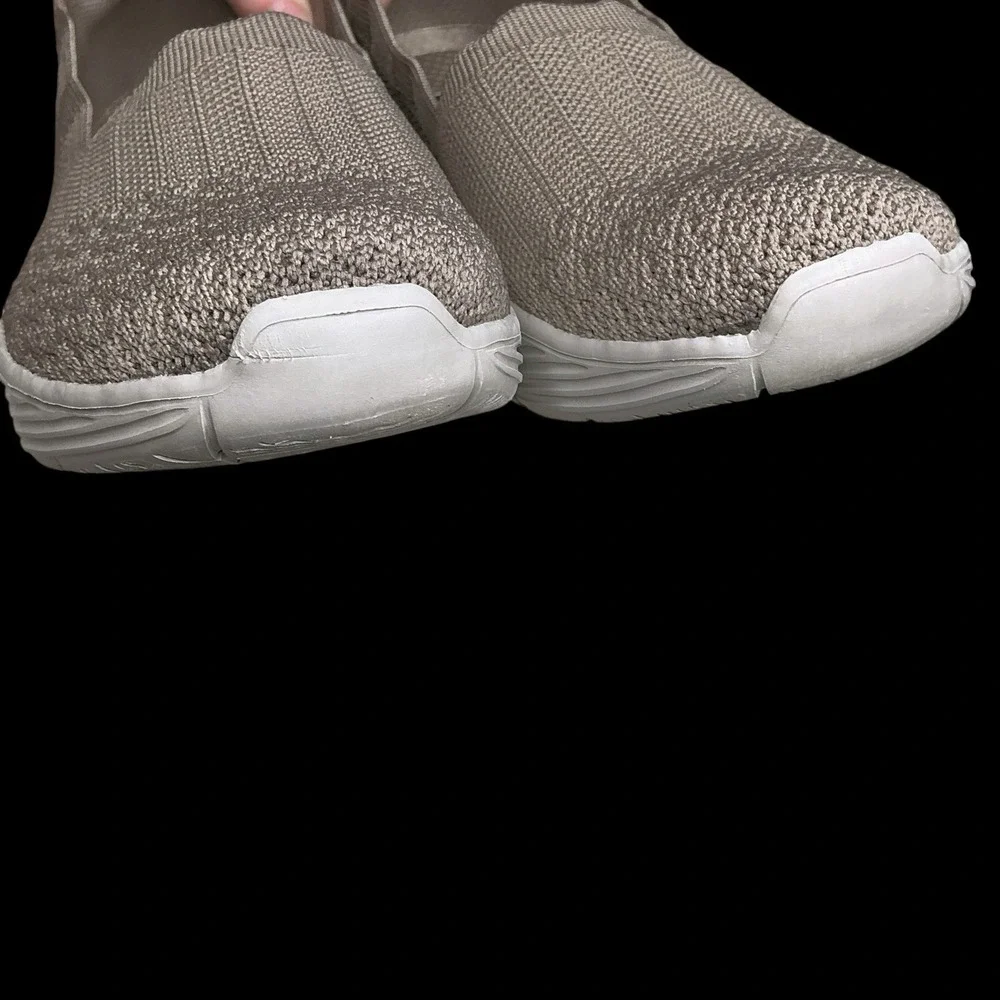 Skechers Sneakers Women 8.5 Taupe Seager Believe It Slip On Shoes Comfort